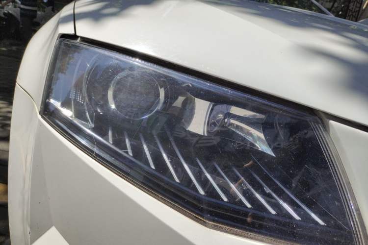Used Skoda Octavia 2015 1.6L Manual Yijun Edition Right Front Headlight