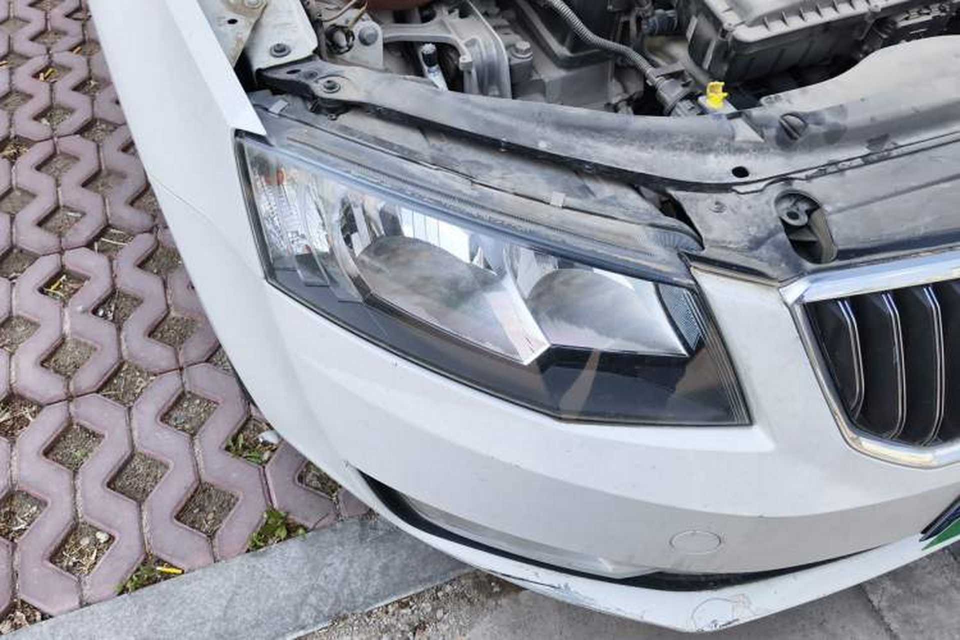 Used Skoda Octavia 2015 1.6L Automatic Yijun Edition Right Front Headlight