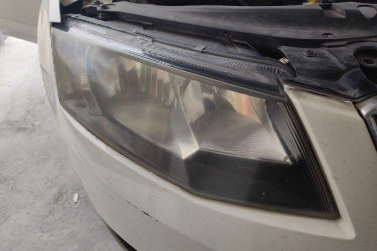 Used Skoda Octavia 2015 1.6L Automatic Yijun Edition Right Front Headlight
