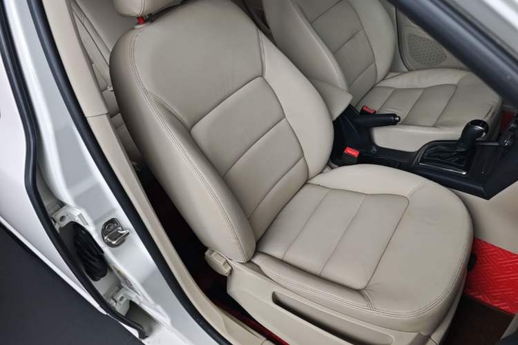 Used Skoda Octavia 2015 Classic Model 1.6L Automatic Yijie Version Right Front Seat