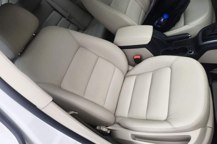 Used Skoda Octavia 2015 Classic Model 1.6L Automatic Yijie Version Right Front Seat