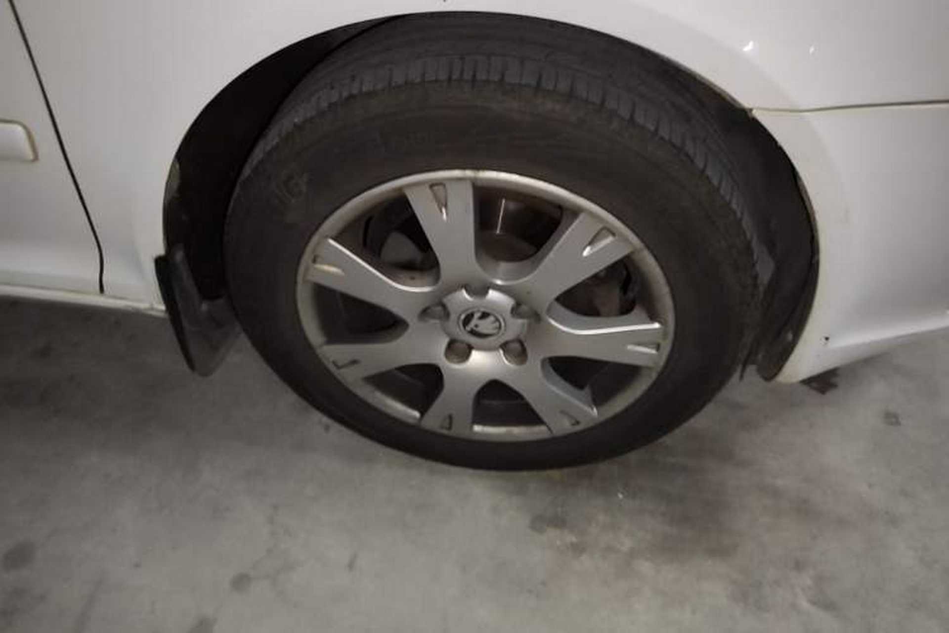Used Skoda Octavia 2015 Classic Model 1.6L Manual Eado Version Right Front Wheel Hub