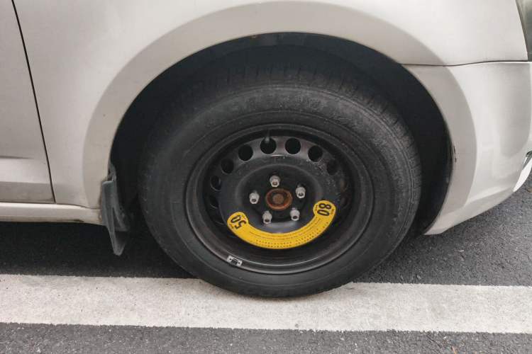 Used Skoda Octavia 2015 1.6L Automatic Yijie Edition Right Front Wheel Hub