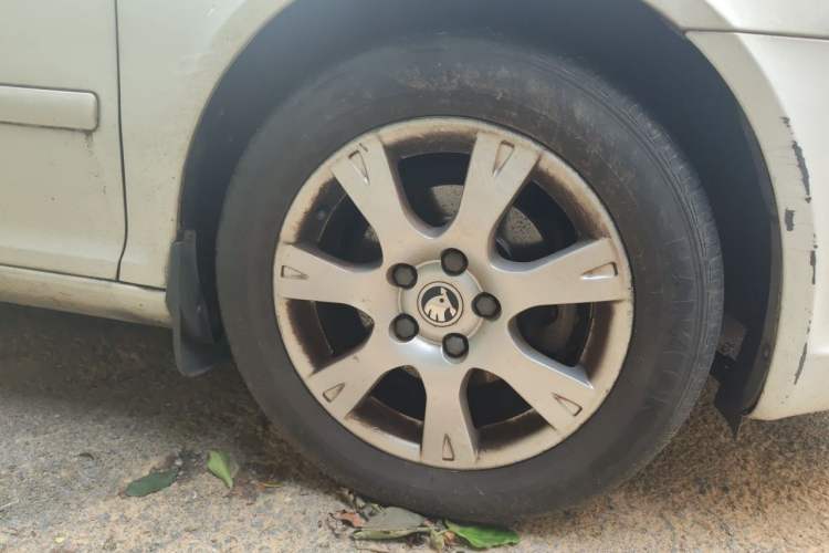 Used Skoda Octavia 2015 Classic Model 1.6L Automatic Yijie Version Right Front Wheel Hub