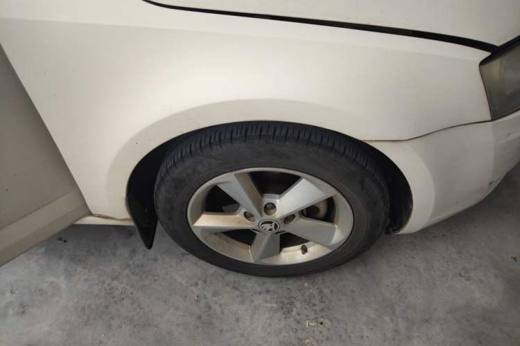 Used Skoda Octavia 2015 1.6L Automatic Yijun Edition Right Front Wheel Hub