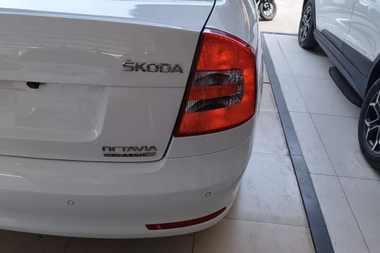 Used Skoda Octavia 2015 Classic Model 1.6L Automatic Yijie Version Right Rear Taillight