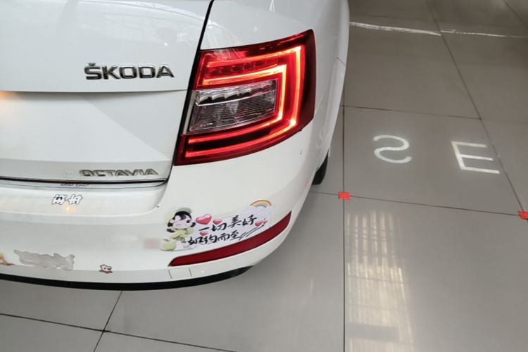 Used Skoda Octavia 2015 1.6L Automatic Yijun Edition Right Rear Taillight