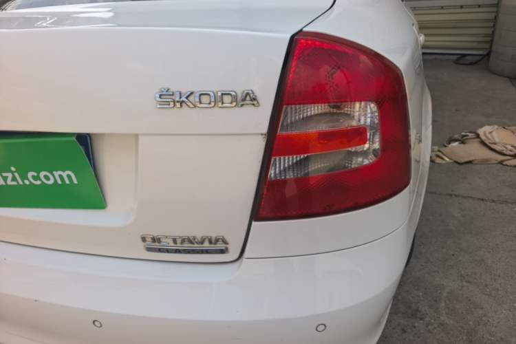Used Skoda Octavia 2015 Classic Model 1.6L Automatic Yijie Version Right Rear Taillight