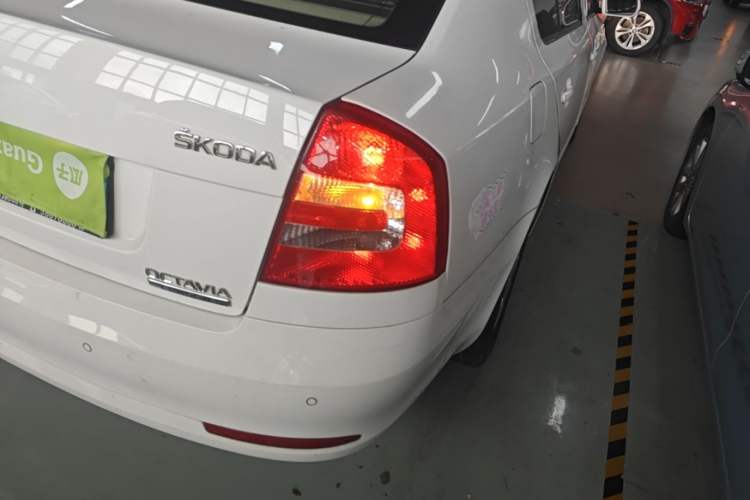 Used Skoda Octavia 2015 Classic Model 1.6L Automatic Yijie Version Right Rear Taillight