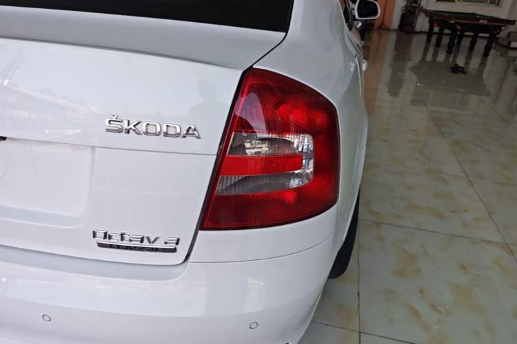 Used Skoda Octavia 2015 Classic Model 1.6L Automatic Yijie Version Right Rear Taillight