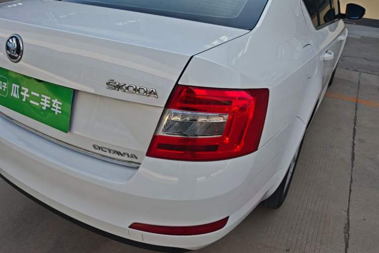 Used Skoda Octavia 2015 1.4TSI DSG Yijun Edition Right Rear Taillight