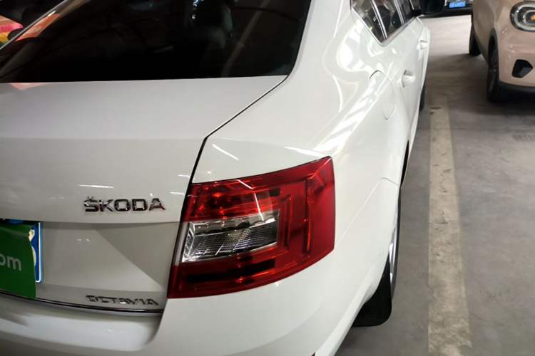 Used Skoda Octavia 2015 1.4TSI DSG Yijun Edition Right Rear Taillight