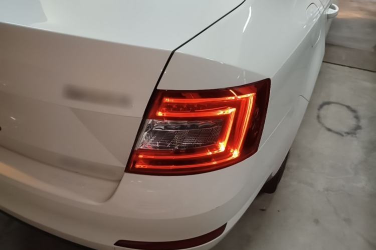 Used Skoda Octavia 2015 1.6L Automatic Yijie Edition Right Rear Taillight