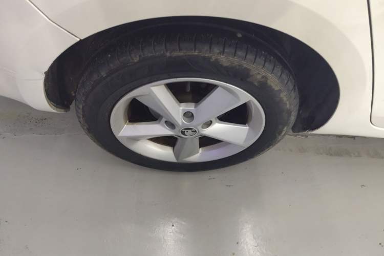 Used Skoda Octavia 2015 1.6L Automatic Yijun Edition Right Rear Wheel Hub
