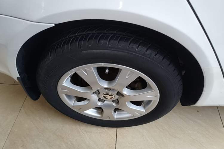 Used Skoda Octavia 2015 Classic Model 1.6L Automatic Yijie Version Right Rear Wheel Hub