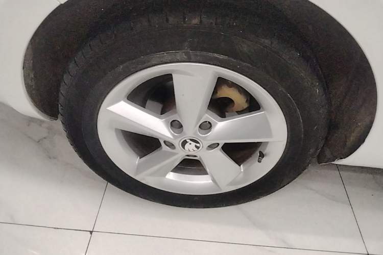 Used Skoda Octavia 2015 1.6L Automatic Yijun Edition Right Rear Wheel Hub
