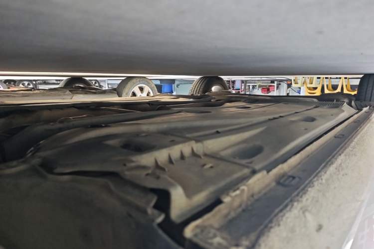 Used Skoda Octavia 2015 1.6L Manual Yijun Edition Right Side Sill