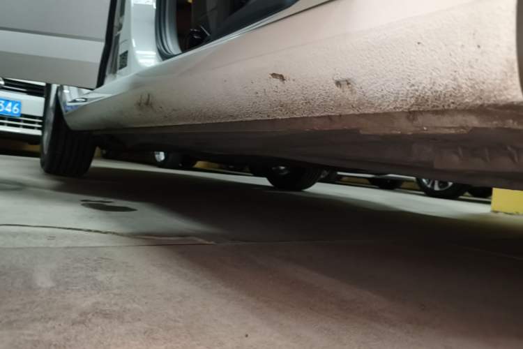 Used Skoda Octavia 2015 1.6L Automatic Yijie Edition Right Side Sill