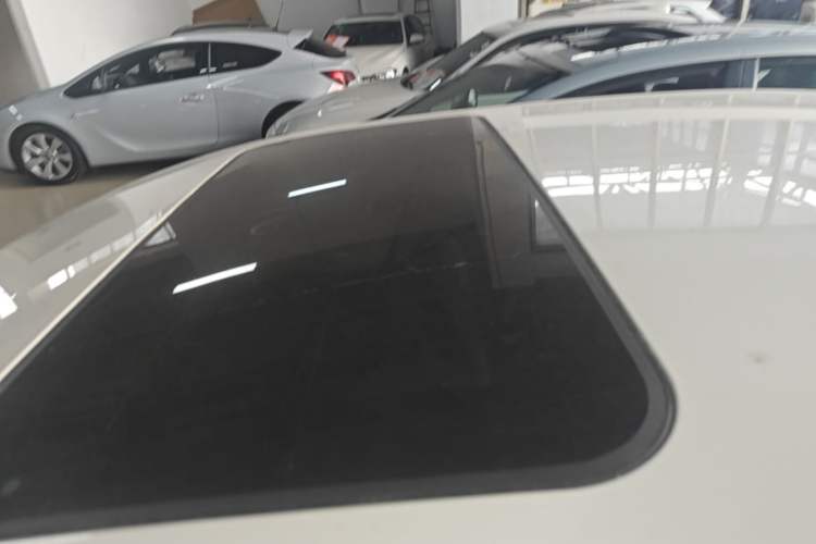 Used Skoda Octavia 2015 Classic Model 1.6L Automatic Yijie Version Roof