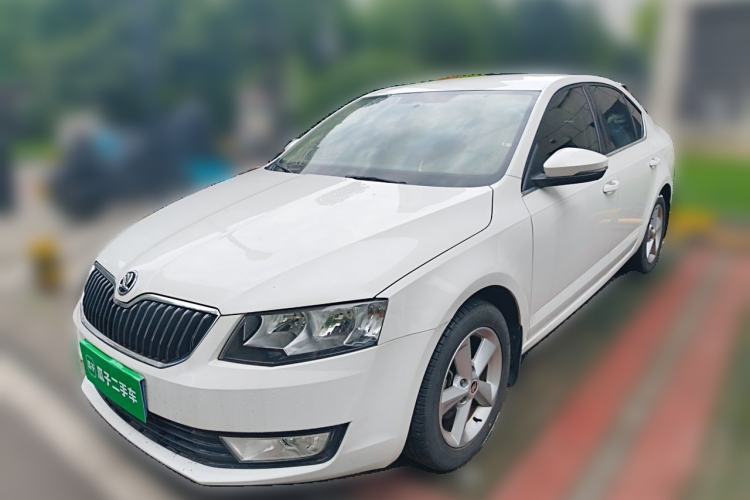 Used Skoda Octavia 2015 1.6L Automatic Yijie Edition Guazi used car, China used car export, Used car for sale, Used cars, Cheapest cars for sale