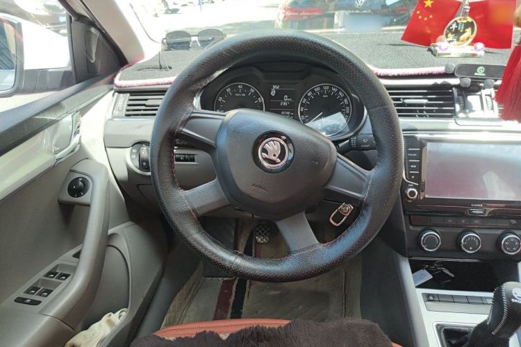 Used Skoda Octavia 2015 1.6L Manual Yijie Edition Steering Wheel