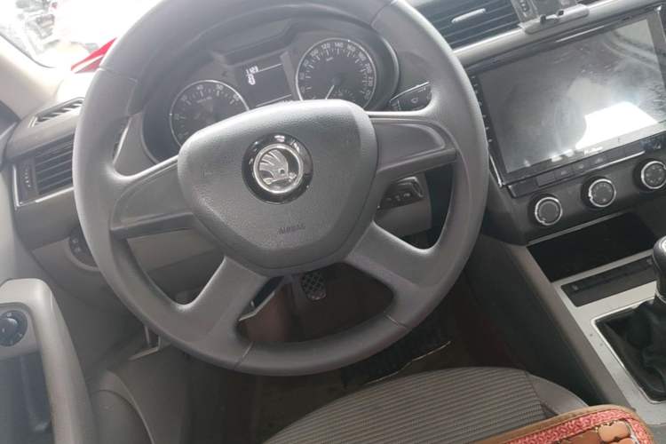 Used Skoda Octavia 2015 1.6L Manual Yijie Edition Steering Wheel