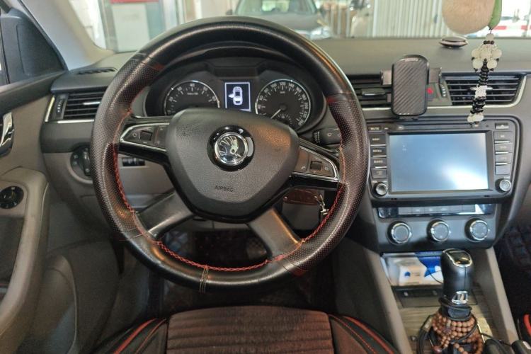 Used Skoda Octavia 2015 1.6L Automatic Yijun Edition Steering Wheel