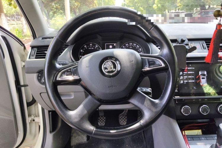 Used Skoda Octavia 2015 1.6L Manual Yijun Edition Steering Wheel
