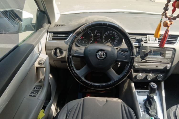 Used Skoda Octavia 2015 1.6L Automatic Yijie Edition Steering Wheel