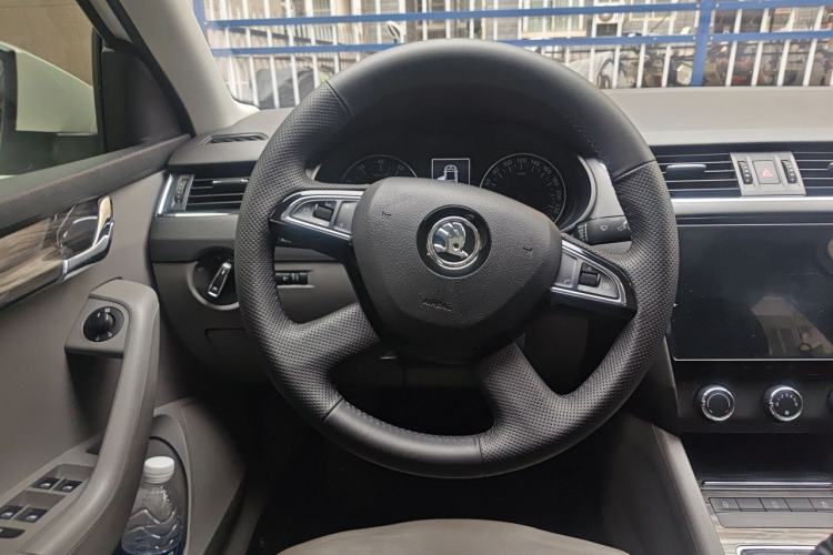 Used Skoda Octavia 2015 1.6L Manual Yijun Edition Steering Wheel