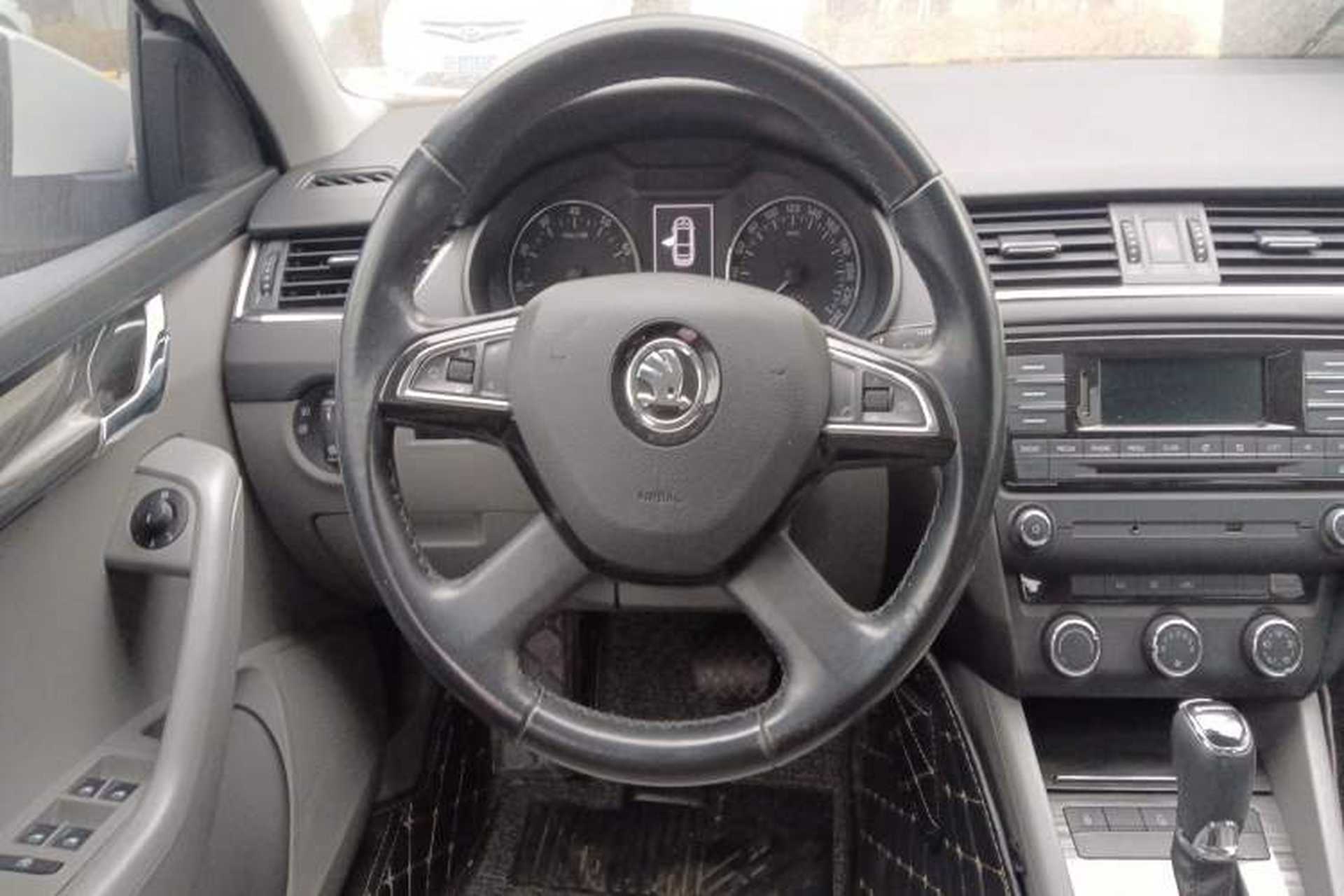 Used Skoda Octavia 2015 1.6L Automatic Yijun Edition Steering Wheel