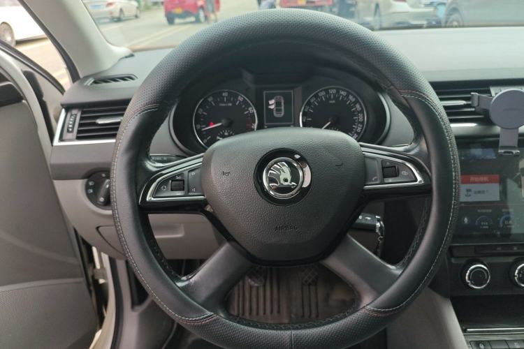 Used Skoda Octavia 2015 1.6L Manual Yijun Edition Steering Wheel