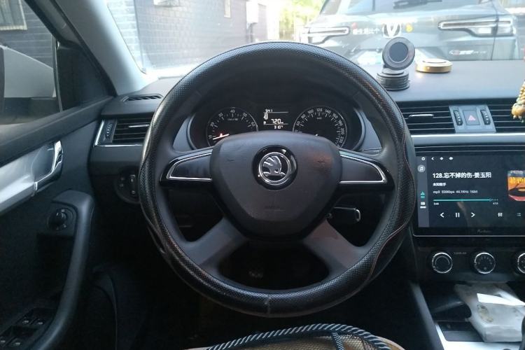 Used Skoda Octavia 2015 1.6L Manual Yijie Edition Steering Wheel