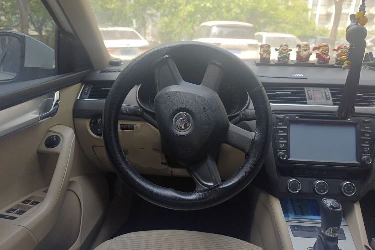 Used Skoda Octavia 2015 1.6L Automatic Yijie Edition Steering Wheel