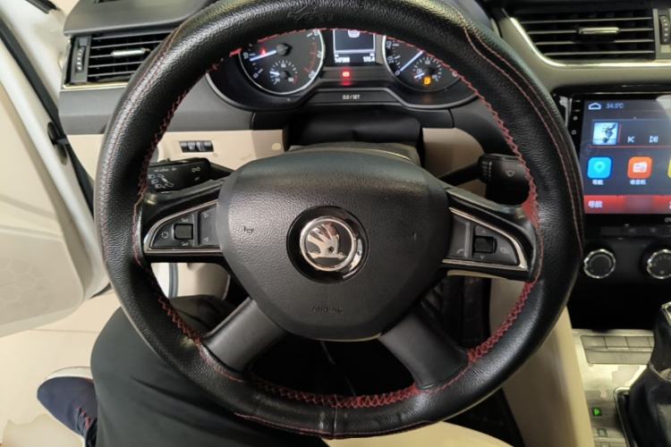 Used Skoda Octavia 2015 1.6L Automatic Yijun Edition Steering Wheel