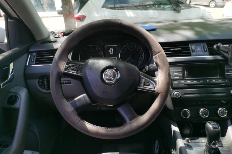 Used Skoda Octavia 2015 1.4TSI DSG Yijun Edition Steering Wheel