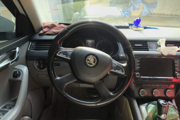Used Skoda Octavia 2015 1.6L Automatic Yijun Edition Steering Wheel