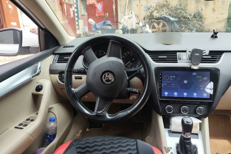 Used Skoda Octavia 2015 1.6L Automatic Yijie Edition Steering Wheel