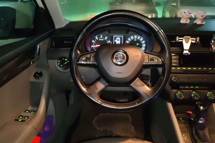 Used Skoda Octavia 2015 1.6L Automatic Yijun Edition Steering Wheel