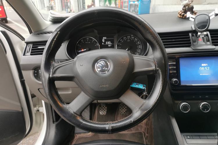 Used Skoda Octavia 2015 1.6L Manual Eado Edition Steering Wheel