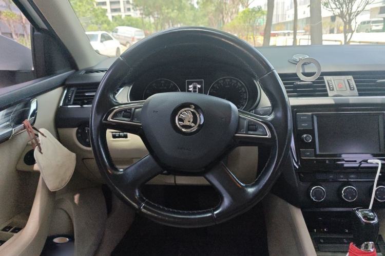 Used Skoda Octavia 2015 1.6L Automatic Yijun Edition Steering Wheel