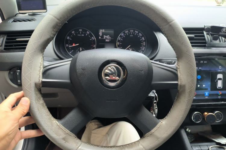 Used Skoda Octavia 2015 1.6L Manual Eado Edition Steering Wheel
