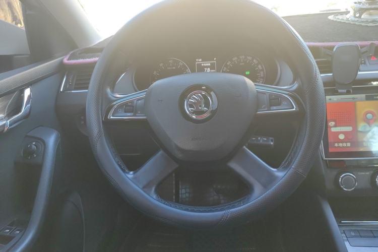 Used Skoda Octavia 2015 1.6L Automatic Yijun Edition Steering Wheel
