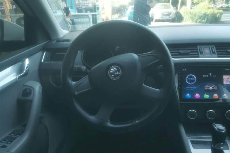 Used Skoda Octavia 2015 1.6L Automatic Yijie Edition Steering Wheel