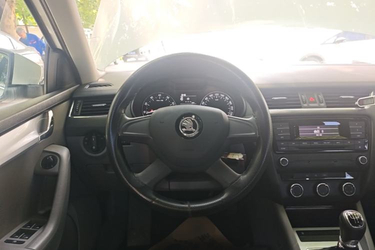 Used Skoda Octavia 2015 1.6L Manual Yijie Edition Steering Wheel