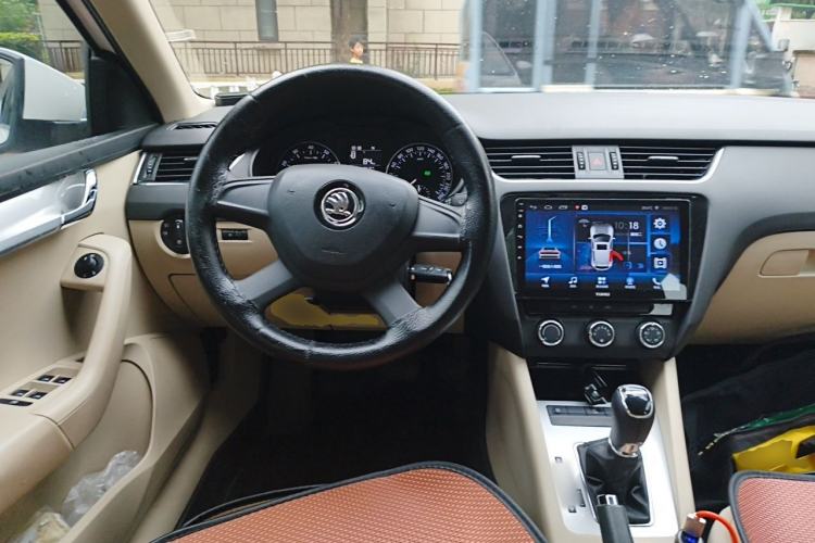 Used Skoda Octavia 2015 1.6L Automatic Yijie Edition Steering Wheel