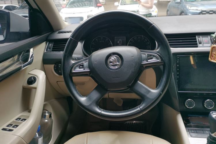 Used Skoda Octavia 2015 1.6L Automatic Yijun Edition Steering Wheel