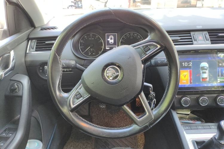 Used Skoda Octavia 2015 1.6L Manual Yijun Edition Steering Wheel