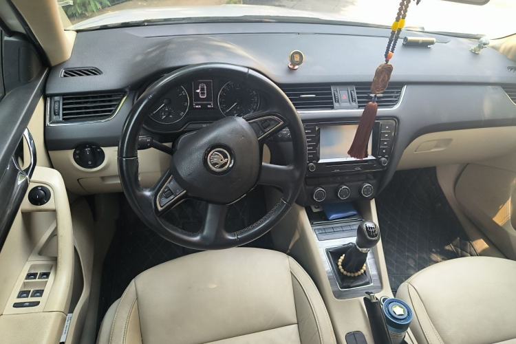 Used Skoda Octavia 2015 1.6L Manual Yijun Edition Steering Wheel