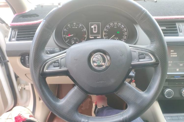Used Skoda Octavia 2015 1.4TSI DSG Yijun Edition Steering Wheel